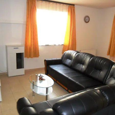 Park Apartment *