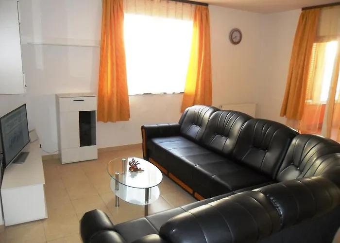 Park Apartment *