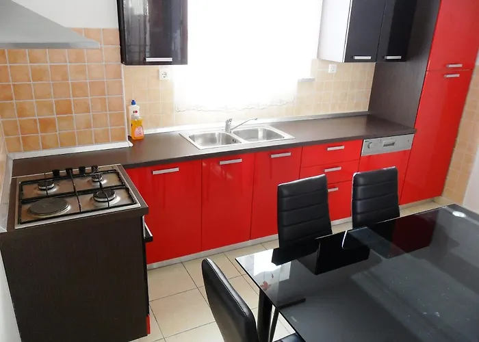 Park Apartment *